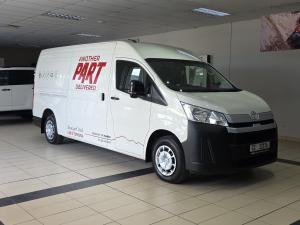 Toyota Quantum 2.8 SLWB panel van - Image 1