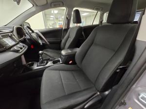 Toyota RAV4 2.0 GX - Image 7