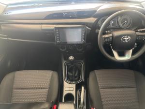 Toyota Hilux 2.4GD-6 double cab Raider manual - Image 6