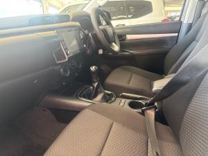 Toyota Hilux 2.4GD-6 double cab Raider manual - Image 7