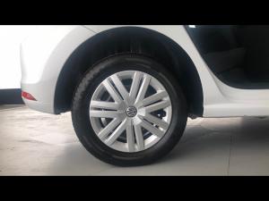Volkswagen Polo sedan 1.4 Comfortline - Image 20