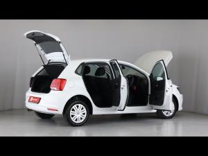 Volkswagen Polo sedan 1.4 Comfortline - Image 31
