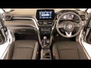 Toyota Urban Cruiser 1.5 XR manual - Image 6