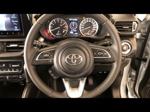 Toyota Urban Cruiser 1.5 XR manual - Image 8