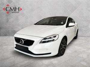 Volvo V40 T4 Momentum auto - Image 1