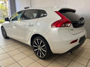 Volvo V40 T4 Momentum auto - Image 3