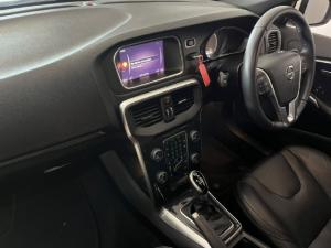 Volvo V40 T4 Momentum auto - Image 8
