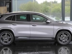 Mercedes-Benz GLA GLA200d Progressive - Image 4