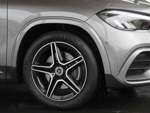 Mercedes-Benz GLA GLA200d Progressive - Image 5