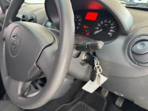 Nissan NP200 1.6i safety pack (aircon) - Image 13