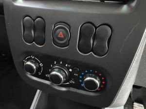 Nissan NP200 1.6i safety pack (aircon) - Image 17