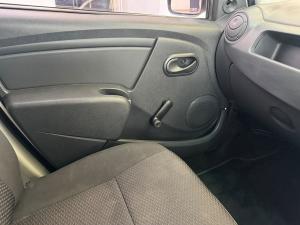 Nissan NP200 1.6i safety pack (aircon) - Image 19