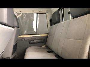 Toyota Land Cruiser 79 2.8GD-6 double cab auto - Image 11
