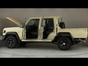 Toyota Land Cruiser 79 2.8GD-6 double cab auto - Image 26