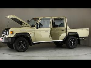 Toyota Land Cruiser 79 2.8GD-6 double cab auto - Image 27