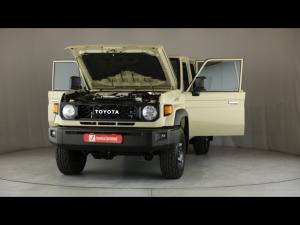Toyota Land Cruiser 79 2.8GD-6 double cab auto - Image 28