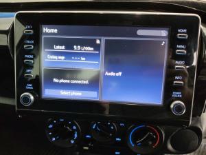 Toyota Hilux 2.8GD-6 Xtra cab Legend manual - Image 12
