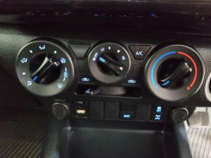 Toyota Hilux 2.8GD-6 Xtra cab Legend manual - Image 13