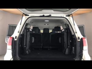 Toyota Land Cruiser 200 4.5D-4D V8 VX-R - Image 13