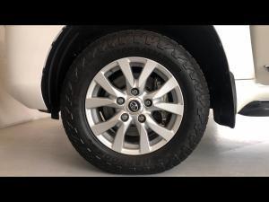 Toyota Land Cruiser 200 4.5D-4D V8 VX-R - Image 18