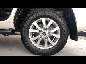 Toyota Land Cruiser 200 4.5D-4D V8 VX-R - Image 19