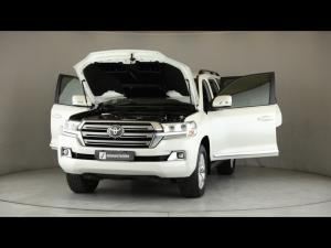 Toyota Land Cruiser 200 4.5D-4D V8 VX-R - Image 28