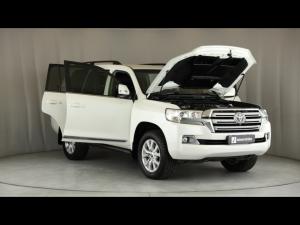 Toyota Land Cruiser 200 4.5D-4D V8 VX-R - Image 29