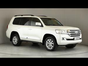 Toyota Land Cruiser 200 4.5D-4D V8 VX-R - Image 1