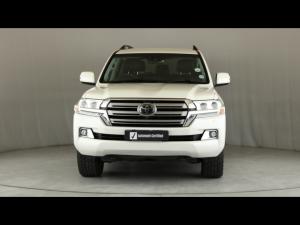 Toyota Land Cruiser 200 4.5D-4D V8 VX-R - Image 4