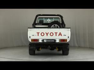 Toyota Land Cruiser 79 4.5D-4D LX V8 single cab - Image 5