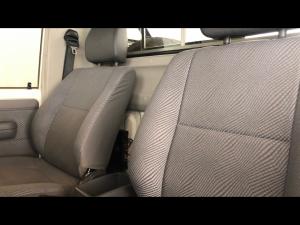 Toyota Land Cruiser 79 4.5D-4D LX V8 single cab - Image 11