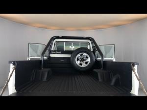 Toyota Land Cruiser 79 4.5D-4D LX V8 single cab - Image 13