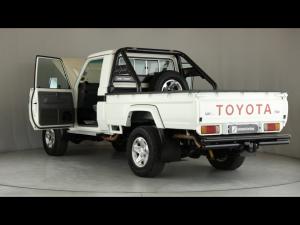 Toyota Land Cruiser 79 4.5D-4D LX V8 single cab - Image 25