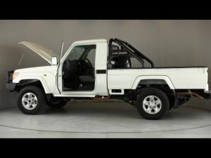 Toyota Land Cruiser 79 4.5D-4D LX V8 single cab - Image 26