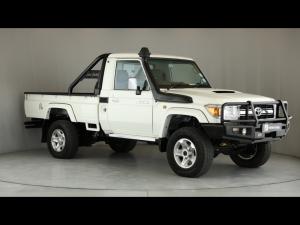 Toyota Land Cruiser 79 4.5D-4D LX V8 single cab - Image 1