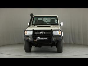 Toyota Land Cruiser 79 4.5D-4D LX V8 single cab - Image 4