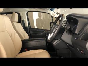 Toyota Quantum 2.8 LWB bus 9-seater VX Premium - Image 10