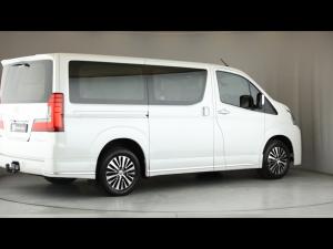 Toyota Quantum 2.8 LWB bus 9-seater VX Premium - Image 2