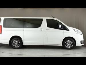 Toyota Quantum 2.8 LWB bus 9-seater VX Premium - Image 3