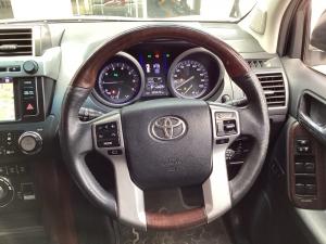 Toyota Land Cruiser Prado 4.0 VX - Image 8