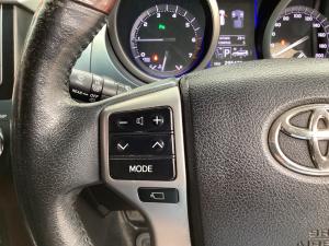 Toyota Land Cruiser Prado 4.0 VX - Image 9
