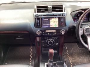 Toyota Land Cruiser Prado 4.0 VX - Image 15