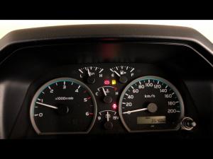 Toyota Land Cruiser 79 2.8GD-6 double cab manual - Image 9