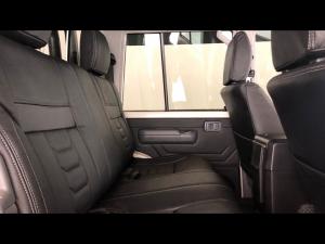 Toyota Land Cruiser 79 2.8GD-6 double cab manual - Image 12