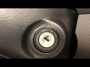 Toyota Land Cruiser 79 2.8GD-6 double cab manual - Image 16