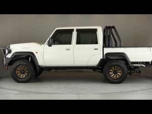 Toyota Land Cruiser 79 2.8GD-6 double cab manual - Image 22