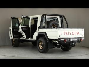 Toyota Land Cruiser 79 2.8GD-6 double cab manual - Image 25