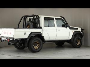 Toyota Land Cruiser 79 2.8GD-6 double cab manual - Image 2