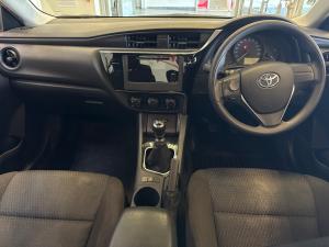 Toyota Corolla Quest 1.8 Plus manual - Image 6