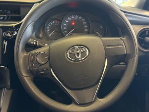 Toyota Corolla Quest 1.8 Plus manual - Image 8